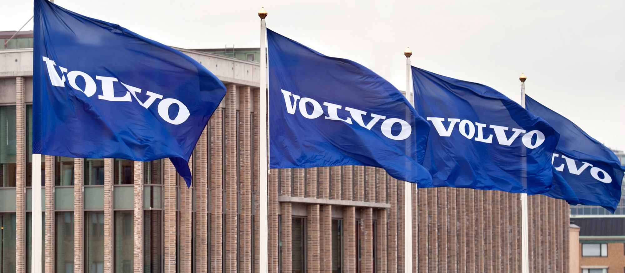 Tre Volvo-flaggor
