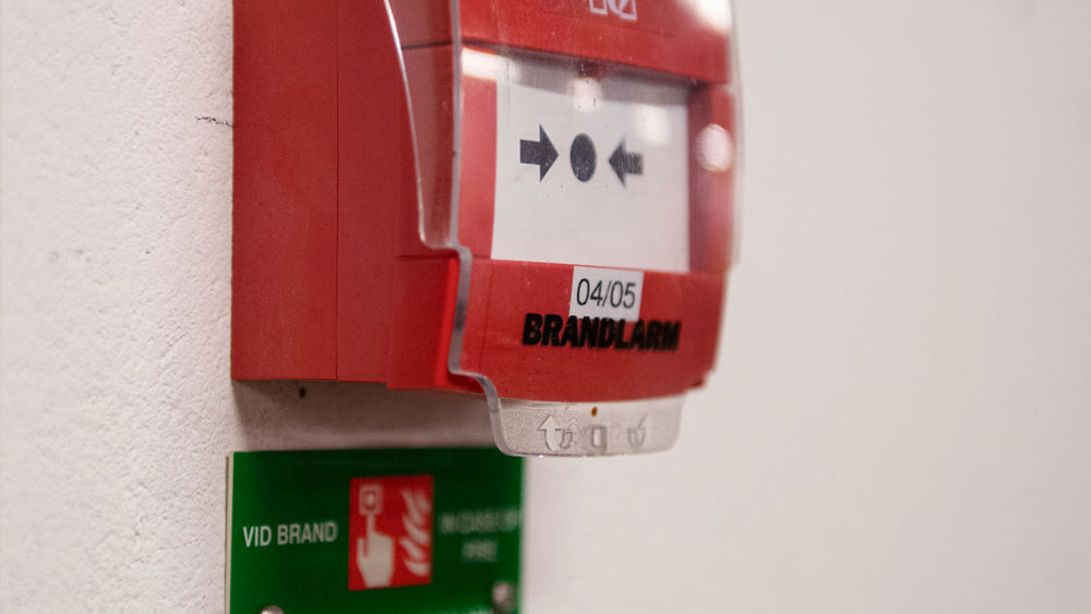 Närbild av ett brandlarm