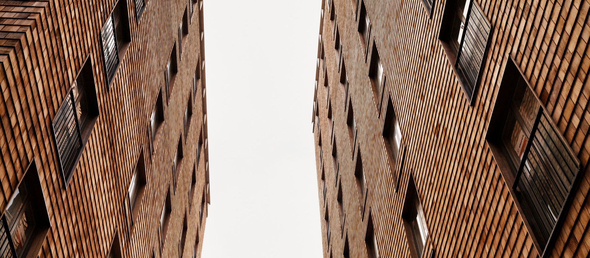 Närbild av fasad på Cederhusen.